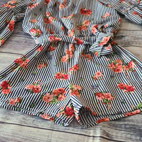 Floral Short set, size M - Picture 2 of 4